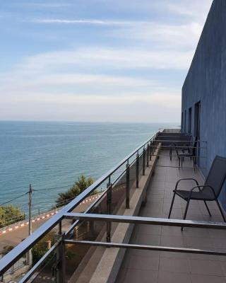Seaside Inn & Suites