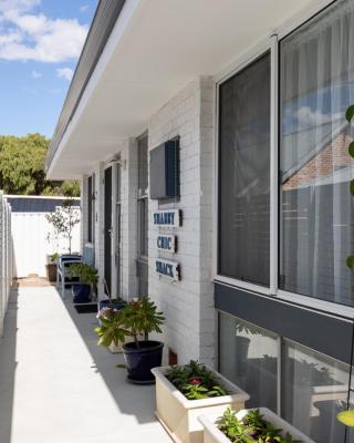 Shabby Chic Shack - 2 bedroom Beach Cottage