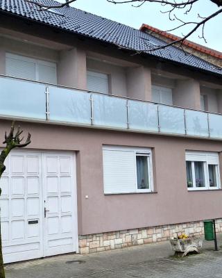 Azra Apartman