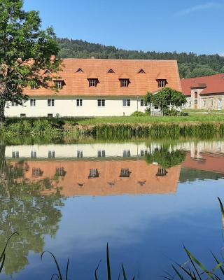 Apartmán v lokalitě statku ve Vrhavči