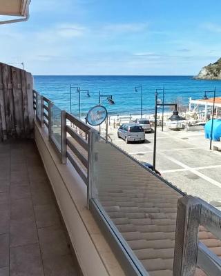 Borgo dei Pescatori - SUL MARE