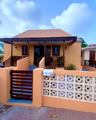 Cheerful 2-bedroom home with patio near city center