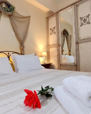 Lourantos Studios & Apartments
