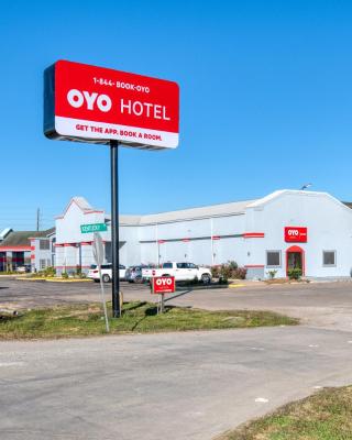OYO Hotel Rosenberg TX I-69