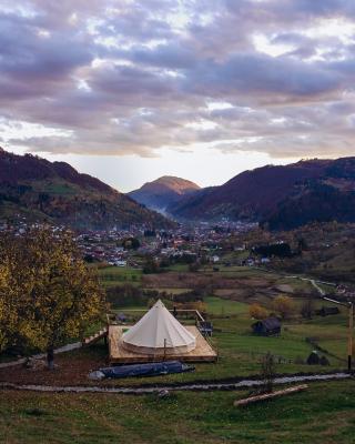 Rucăr Glamping Village