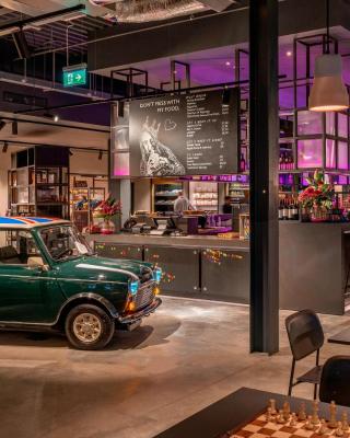 Moxy London Heathrow Airport