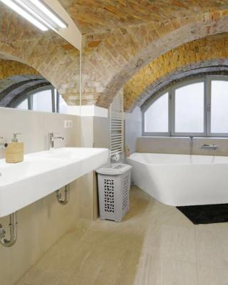 Luxury Maisonette 2 floors,2 Bathrooms Mitte City