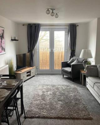 Lovely 2nd floor 2 bed flat sleeps 4