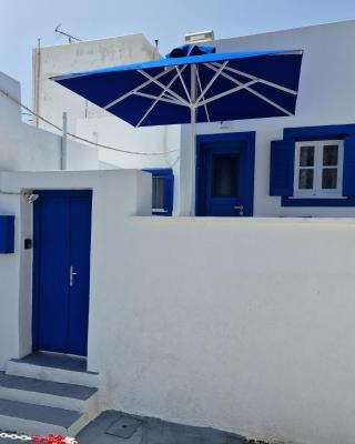 Maraki's Little House Santorini