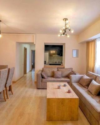 LUXUARY Spacious 2BEDROOM apartment,Centre