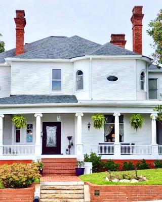 Simmons-Bond Inn Bed & Breakfast