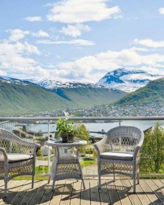 Sea & Mountain View Apartment Tromsø