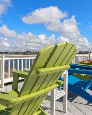 Beachy Daze-Waterfront - WIFI - Heated Pool