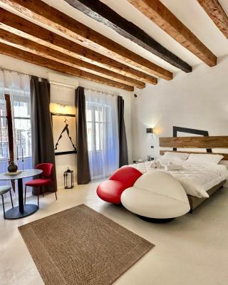 C&O Savoia Deluxe Rooms