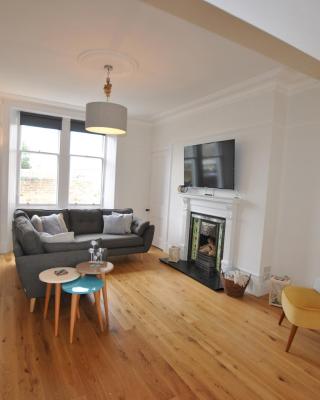 Creel Cottage- stylish cottage near the sea