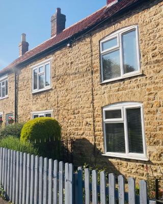 Cosy cottage four miles from Lincoln city centre