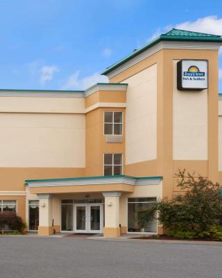 Days Inn & Suites by Wyndham Albany