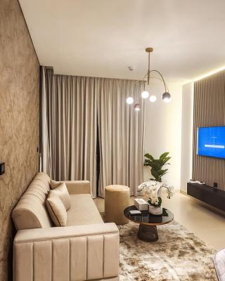STAY BY LATINEM Luxury 2BR Holiday Home CVR B407 near Burj Khalifa