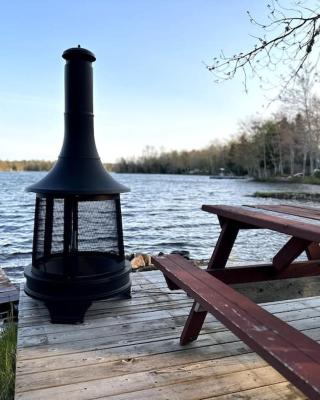 Archie's Lakeside Cabin