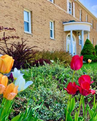 Garden Grove Retreat & Lodging near Pictured Rocks, Fayette, Trails