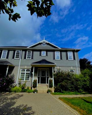 Charlottetown House Bed & Breakfast