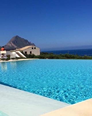 CALA AZZURRA MACARI Bed and Breakfast and Holidays House