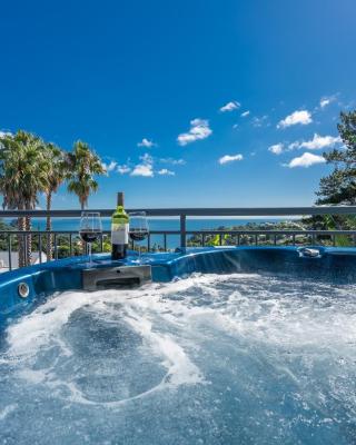 Palm Beach Cottage with Private Spa Pool