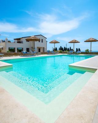 Villa CarmIano luxury bedrooms in Avola in the province of Syracuse with spa and swimming pool and wonderful seaview