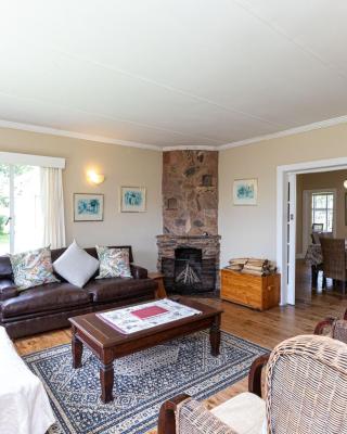 Lowestoffe Country Lodge - Walnut