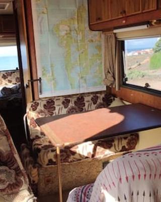 Van with 3 double bed, nice and quite place, to 500m beatufill beach