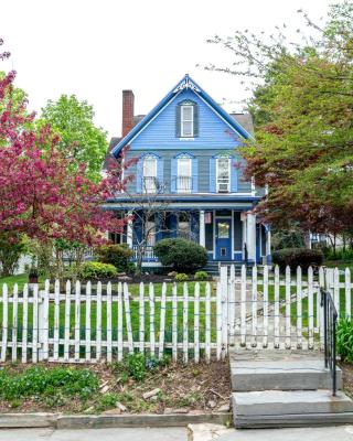 CHARMING EXECUTIVE VICTORIAN MANSION w/ FREE PARKING - near Bucknell