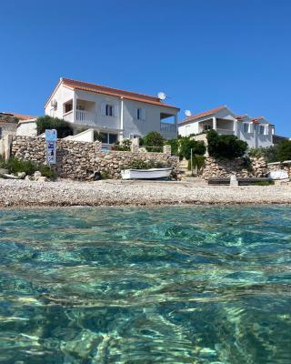APARTMENTS VIS BY THE SEA