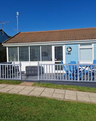 Surfs Up Lodge - Westward Ho!