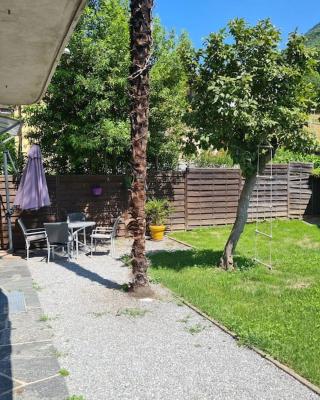 Gartenwohnung im Zentrum von Vira/Gamborogno