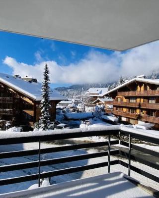 Triplex in Villars Centre with Parking