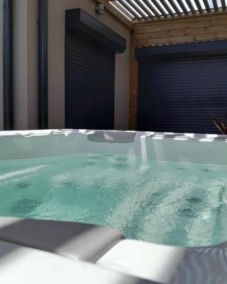 Villa Pheron - De standing - Jacuzzi 5 Personnes