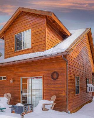 Cabin#2 Elk Hallow - Pet Friendly - Sleeps 6 - Playground & Game Room