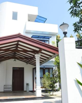 Sanmi Home Rentals Battaramulla