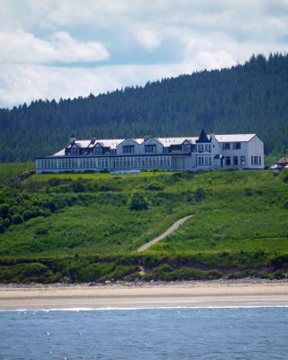 Cullen Bay Hotel