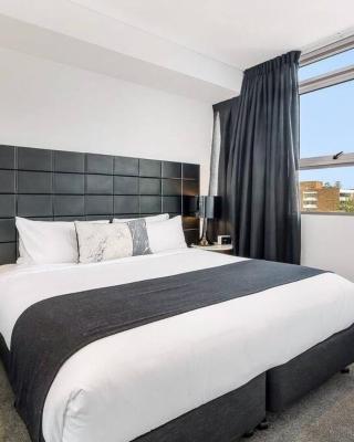 Chatswood CBD 2BR l Balcony l Parking l Office