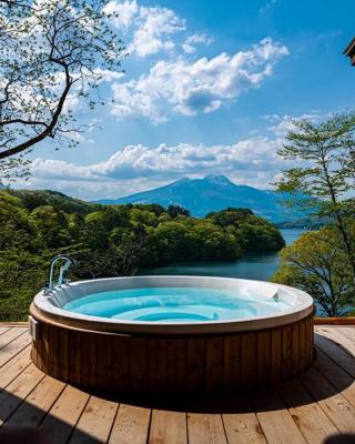 野尻湖の絶景を楽しむ、貸切サウナ付き一軒家 Anoie（あの家）