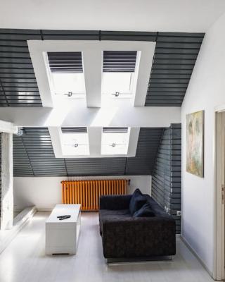 SAT modern 2-bedroom loft in city center