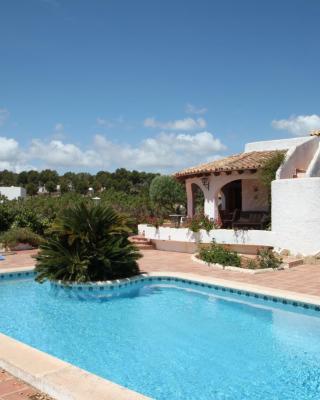 El Barraco - sea view villa with private pool in Moraira