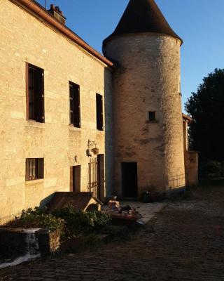 2 CHAMBRES DANS MAISON EN PIERRE ATYPIQUe
