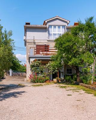 Apartments and rooms with parking space Skrbcici, Krk - 21231
