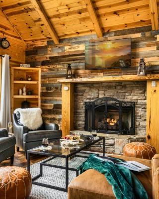 Mountainside - New Luxury Cabin-Fire Table-Hot Tub-3 Pools-PS5-Bears