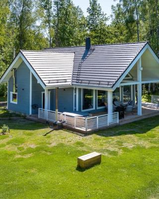 Modern villa with sauna & hot tub