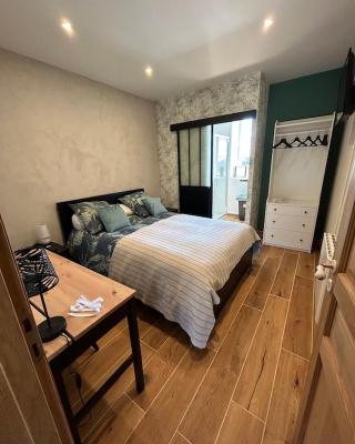 CHÂTEAU DE FRANQUETOT & D Day Collins Museum