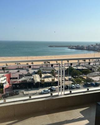 Luxury Apartment 105sqm Terrace Seafront WIFI Unlimited