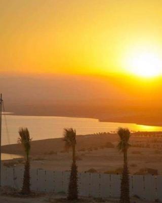 lacasa chalet private With a panoramic view of the DeadSea